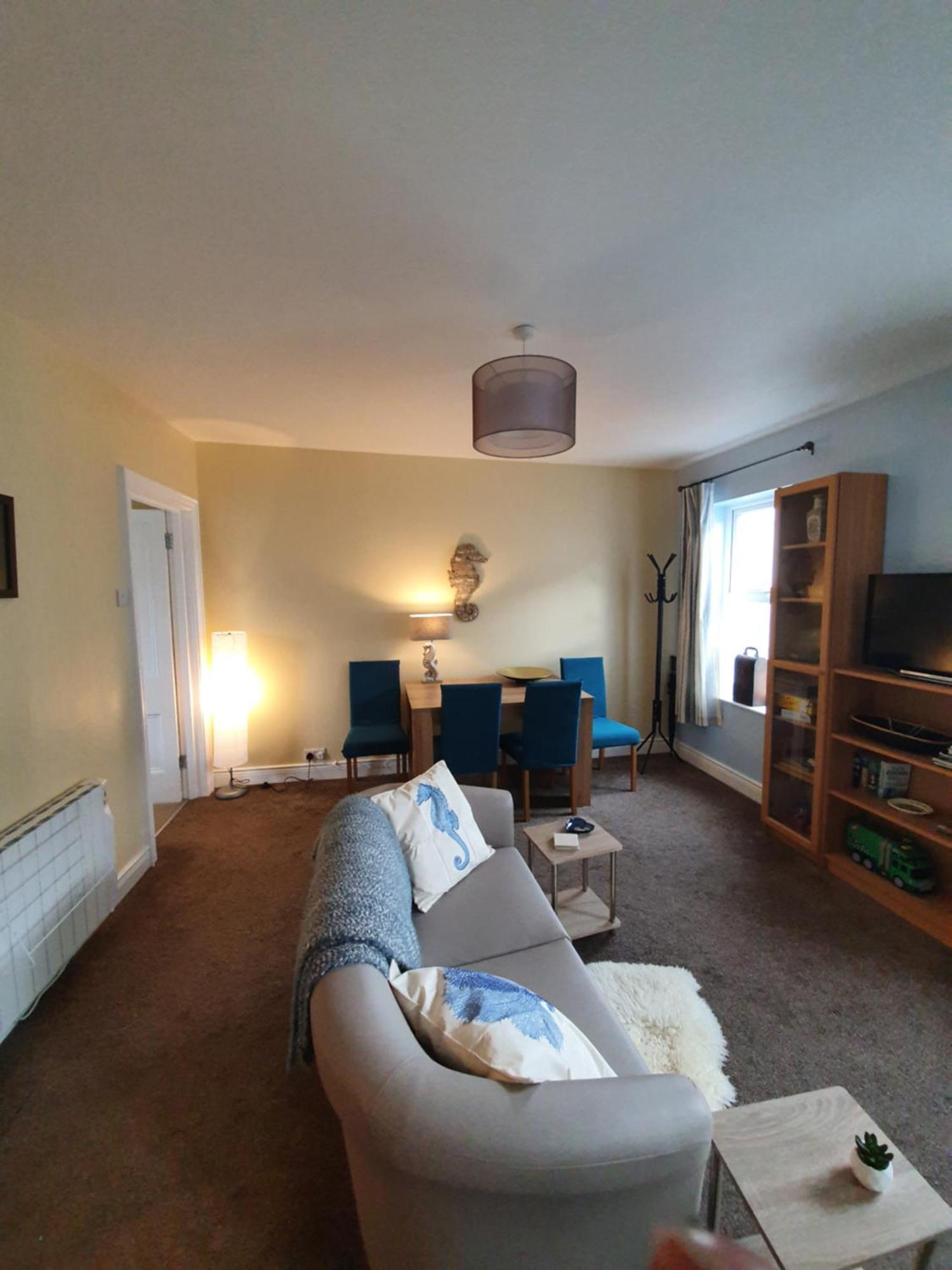 Main Street House Apartment Portrush Room photo